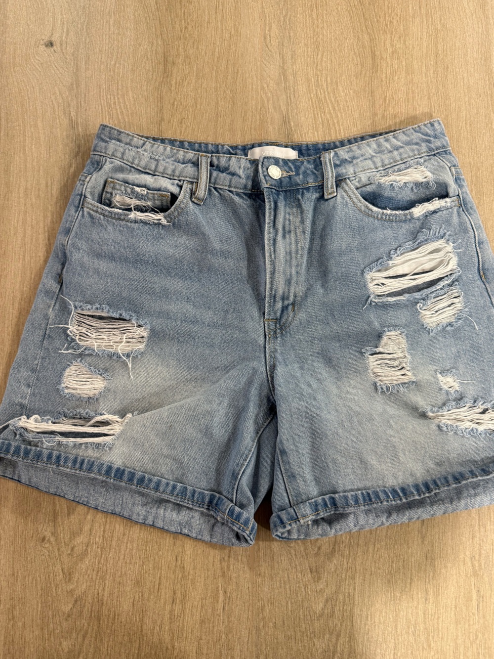 VERVET Distressed Denim Bermuda Shorts Jorts Light Wash Slouchy Size Large